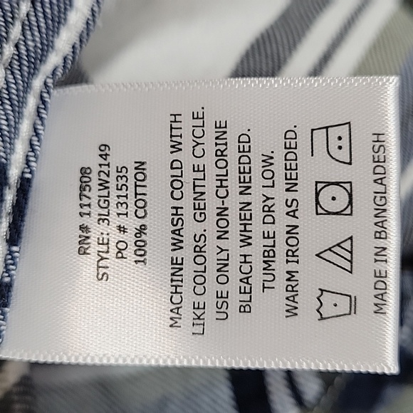 Levi's black & white plaid button front shirt - Picture 7 of 7